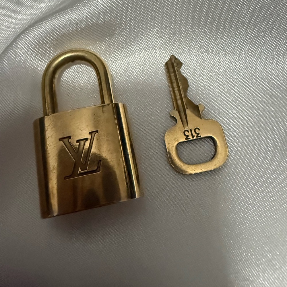 Louis Vuitton Gold lock & key #313